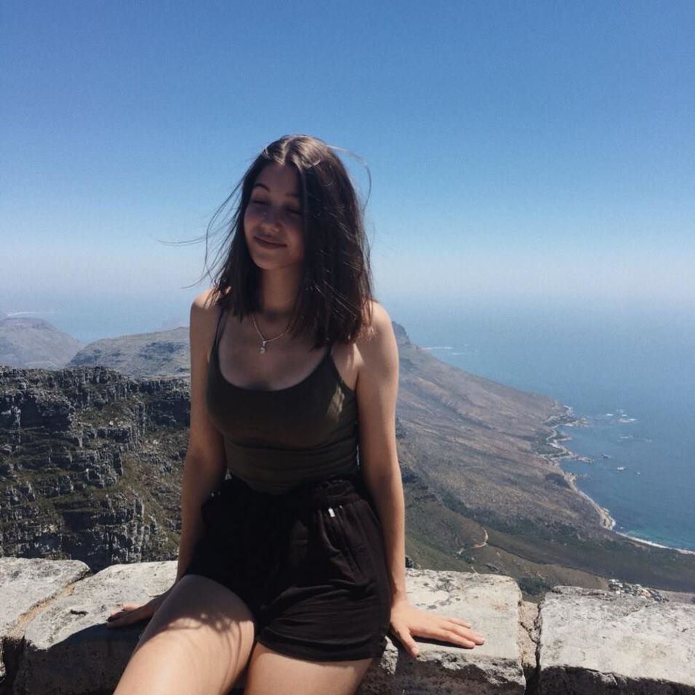 Meet your Posher, Abigail